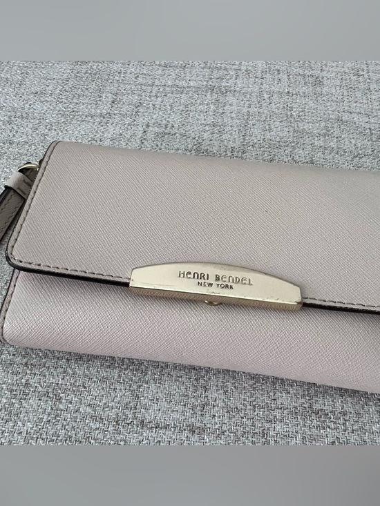 Henri Bendel Folding Wristlet - Picture 3 of 6
